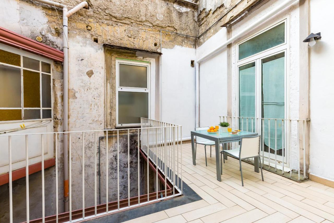 Apartment With Balcony In Palazzo Diaz By Wonderful Italy Naples Exterior photo