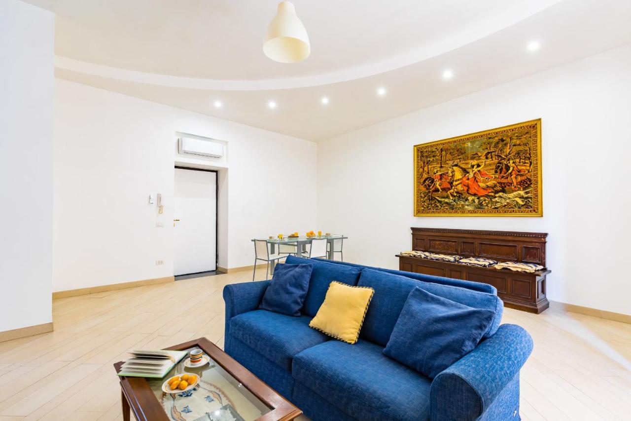 Apartment With Balcony In Palazzo Diaz By Wonderful Italy Naples Exterior photo
